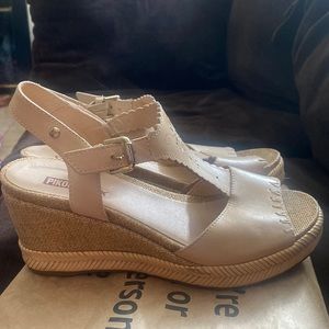 Spanish Pikolinos! Timeless design!